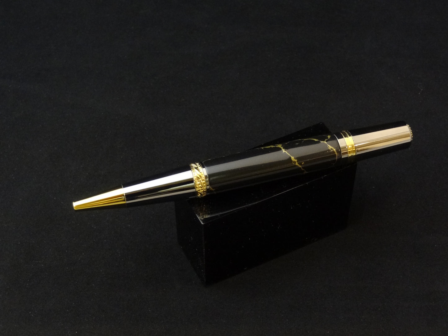 Black Matrix Tru-Stone Twist Ink Pen