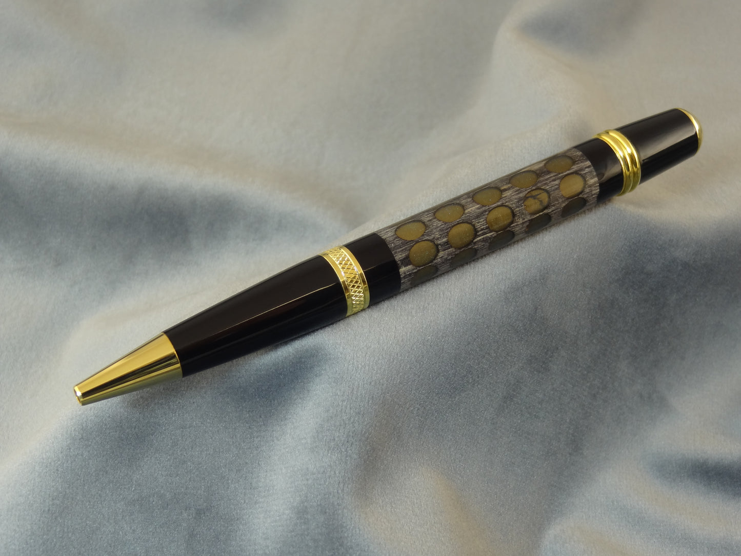 Blackwood with Clear Acrylic Circles Pen