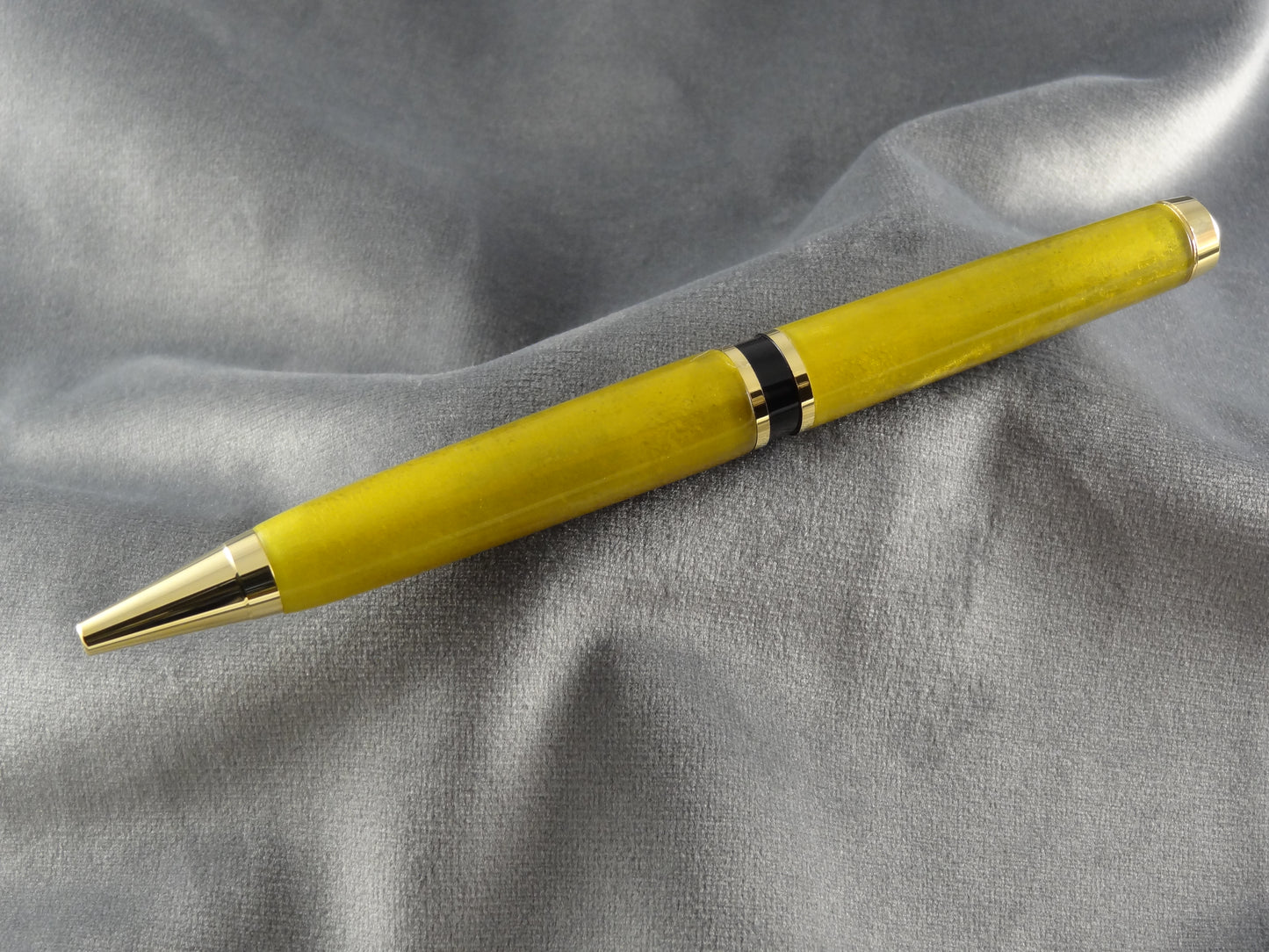 Cat's Eye Yellow Pen