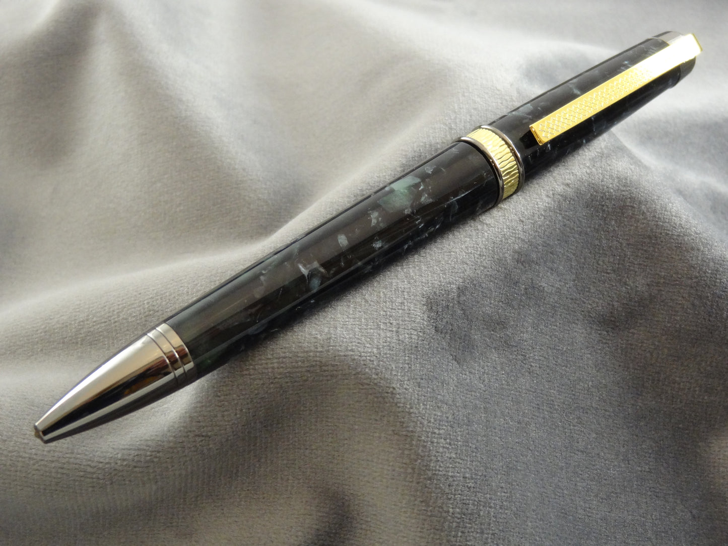 Jade Green Chips Ink Pen