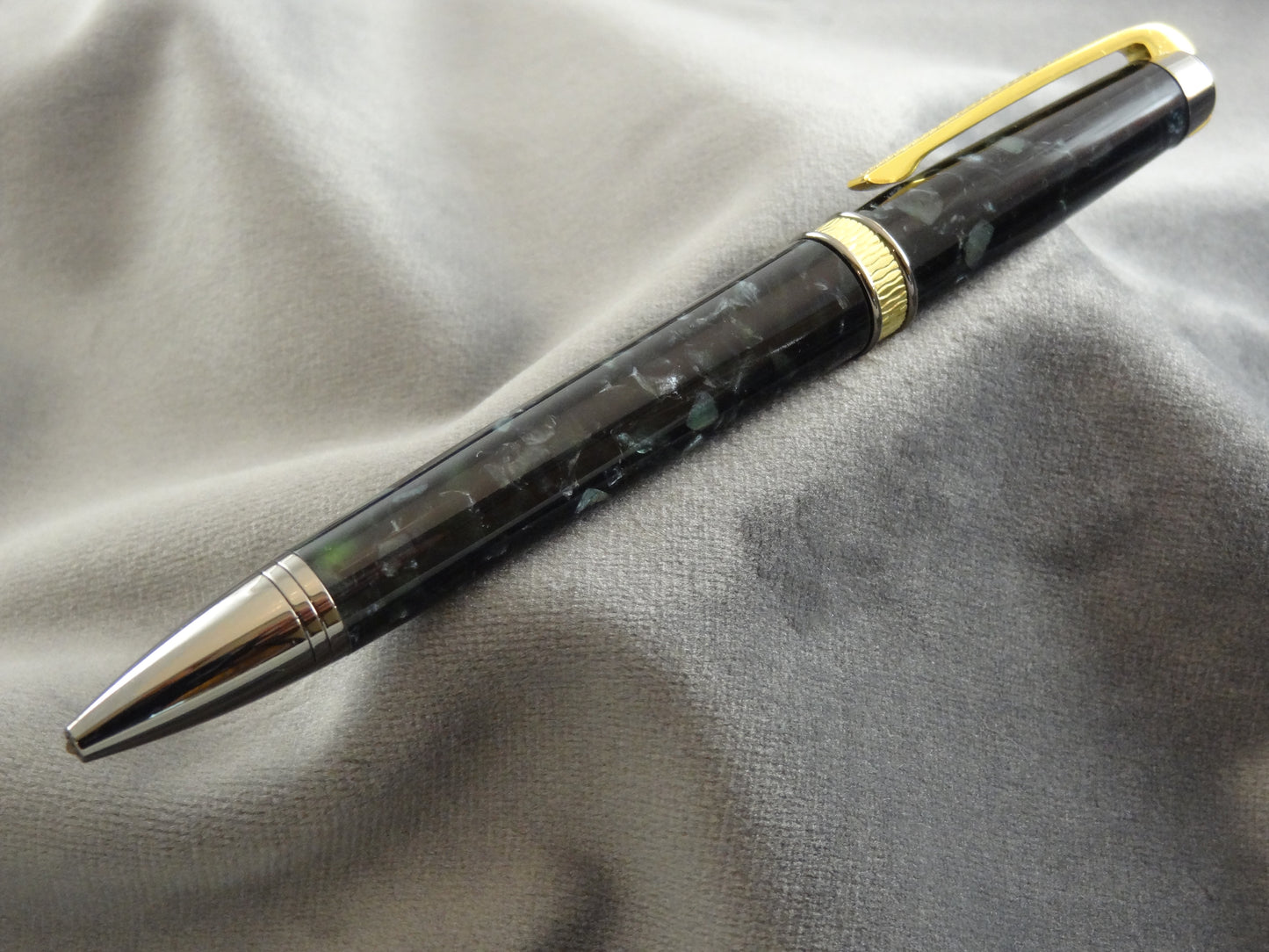 Jade Green Chips Ink Pen