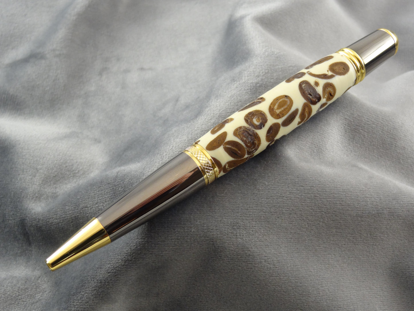 Coffee Beans In Cream Ink Pen