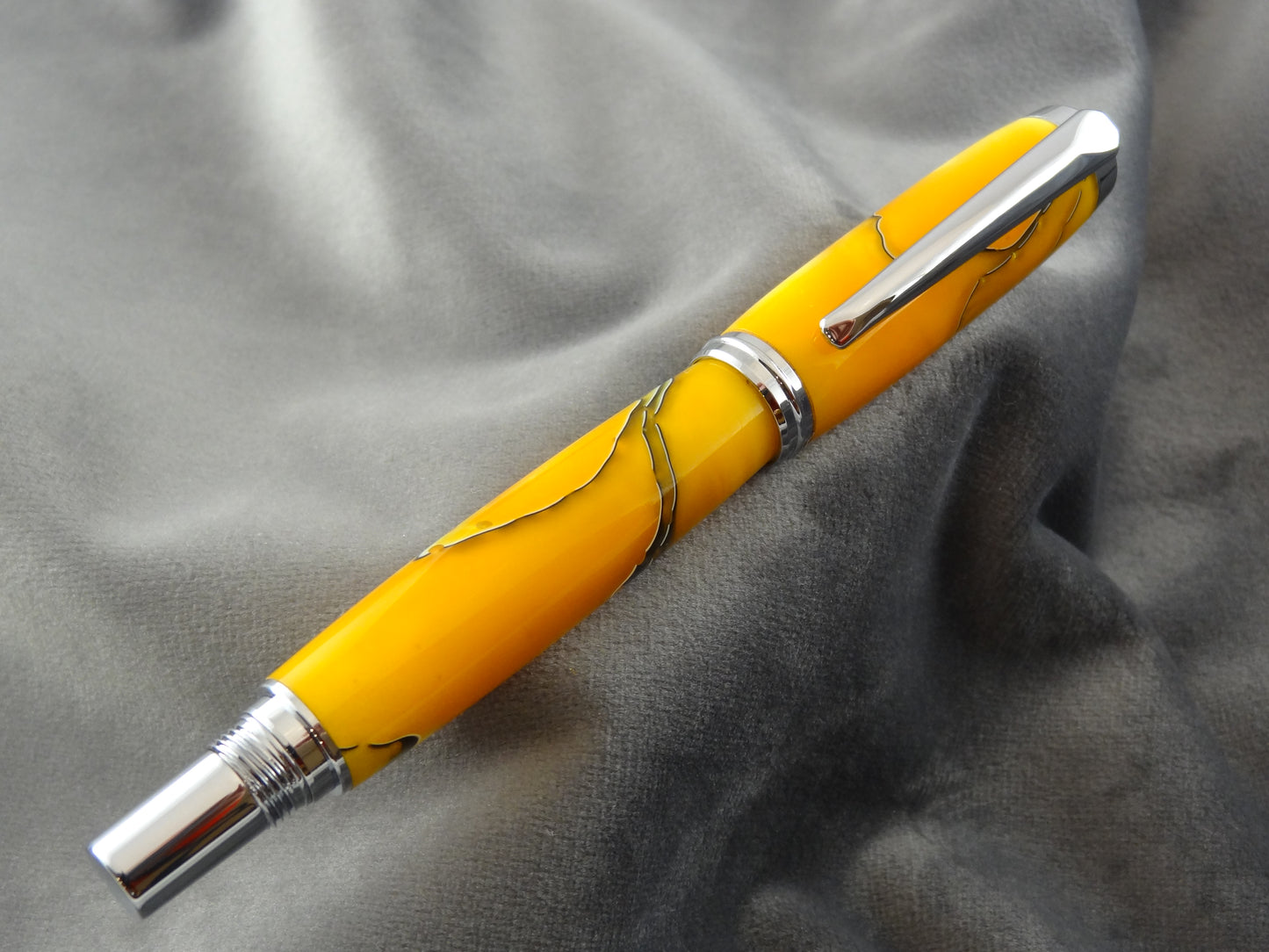 Goldfish Mesh Rollerball Ink Pen
