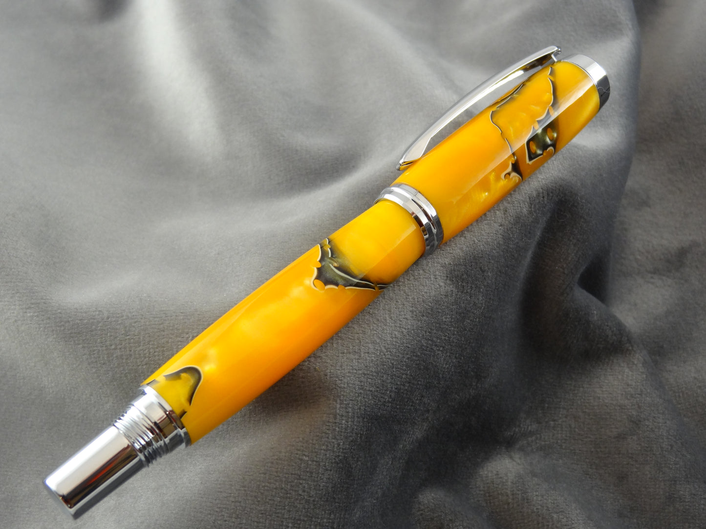 Goldfish Mesh Rollerball Ink Pen