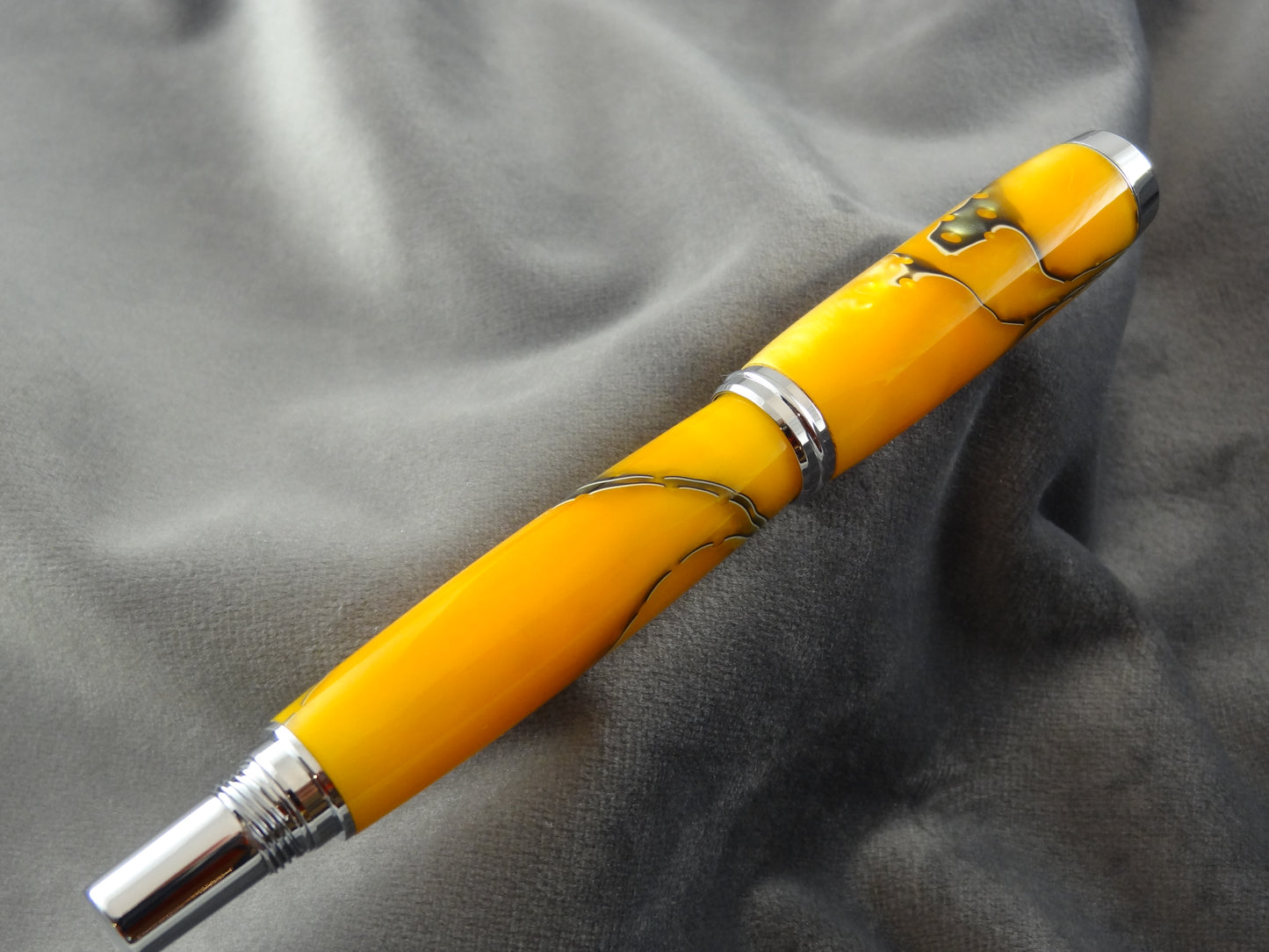 Goldfish Mesh Rollerball Ink Pen