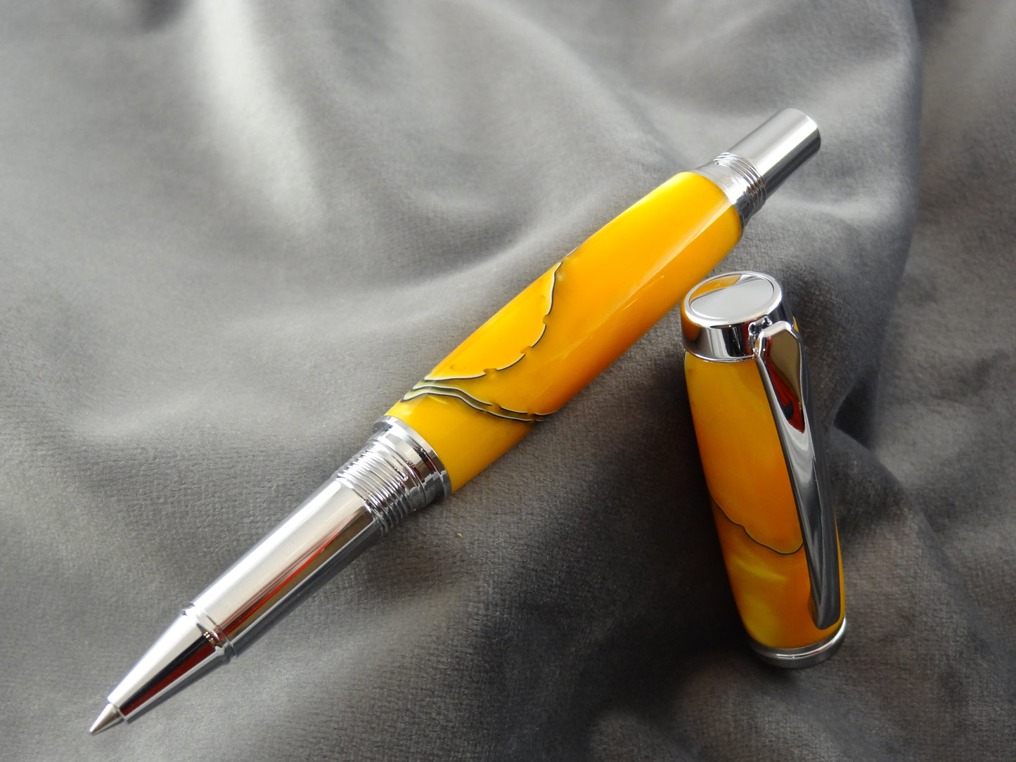 Goldfish Mesh Rollerball Ink Pen