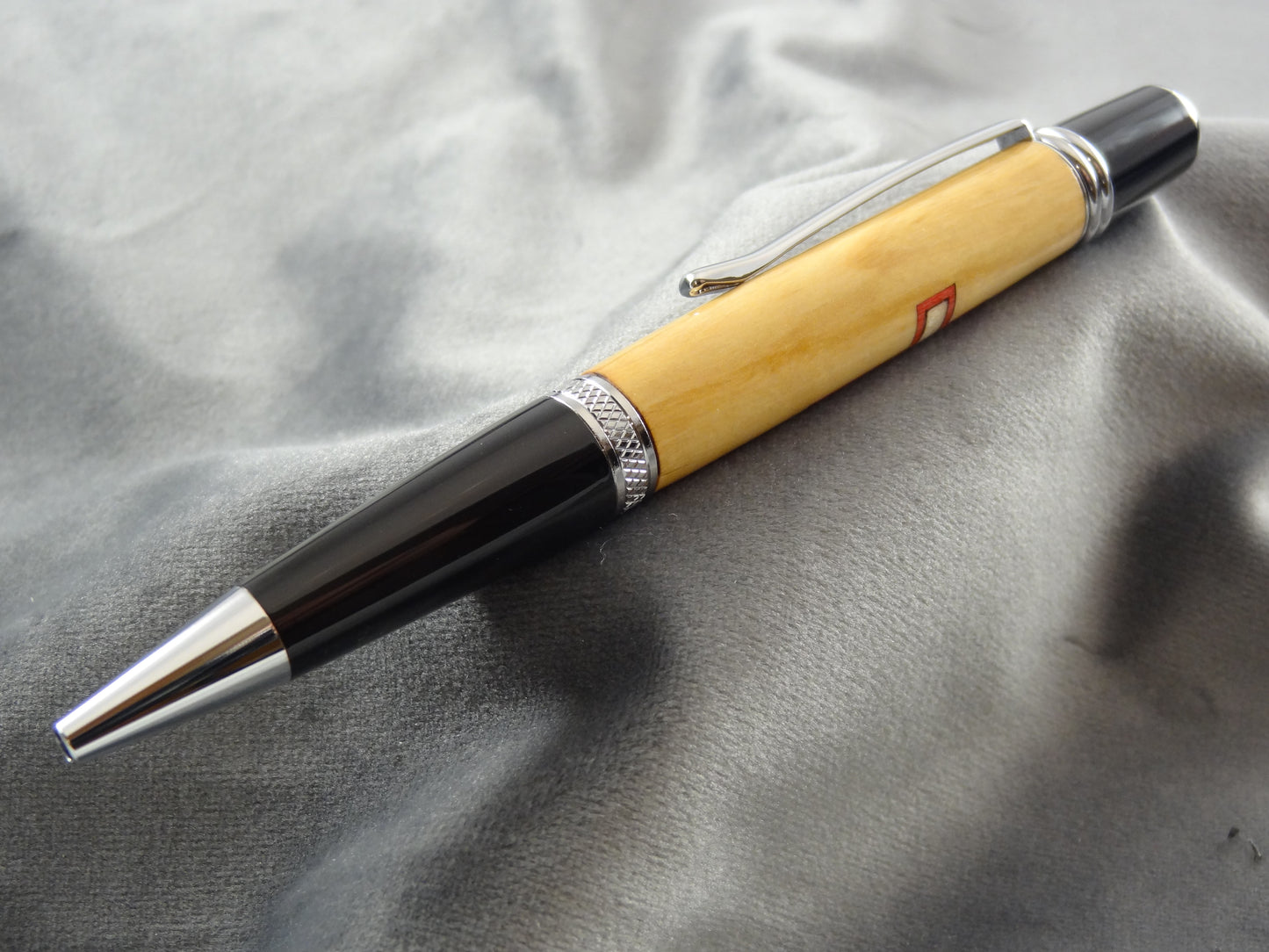 Bethlehem Olivewood White & Red Crosses Ink Pen
