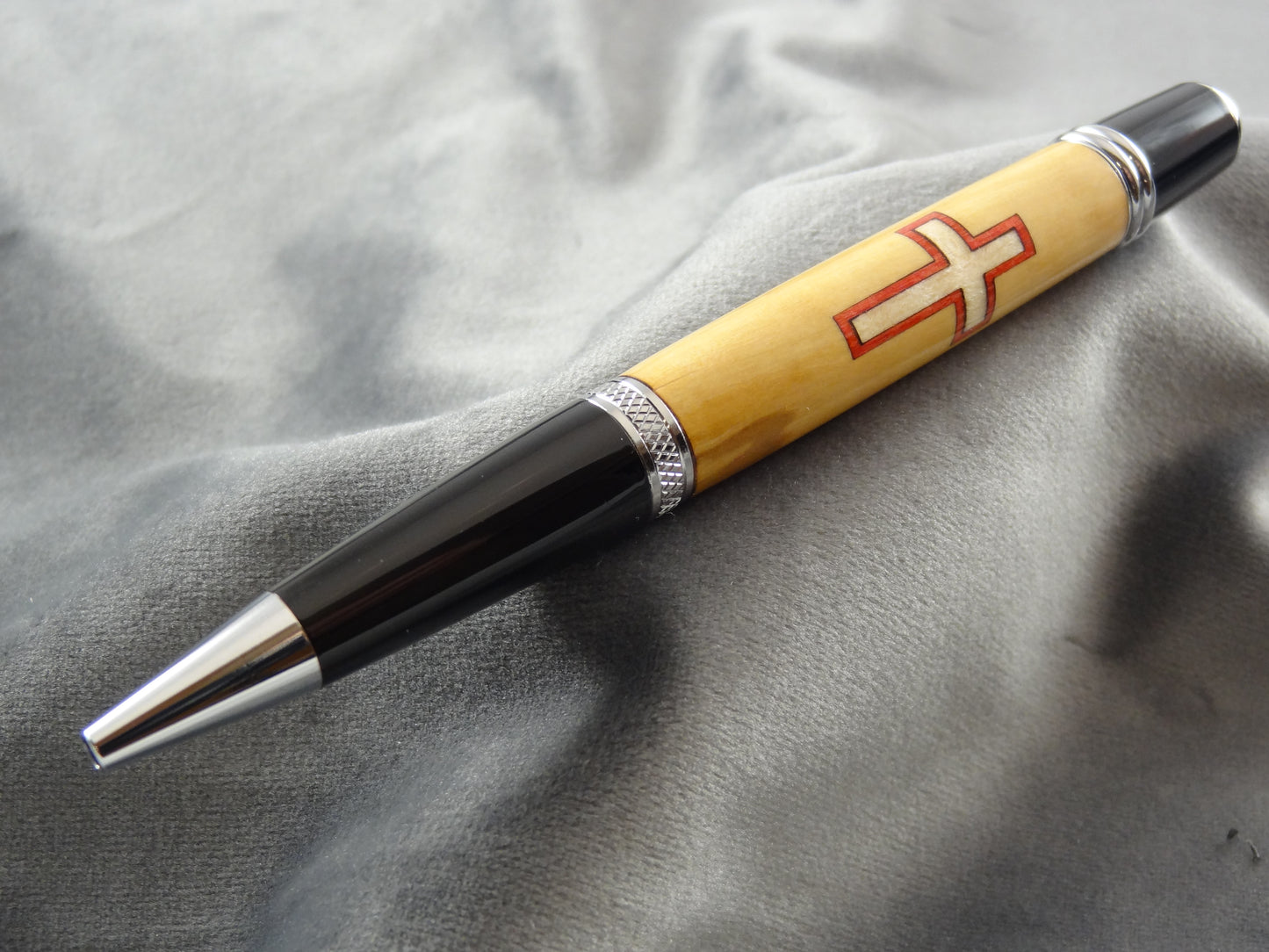 Bethlehem Olivewood White & Red Crosses Ink Pen