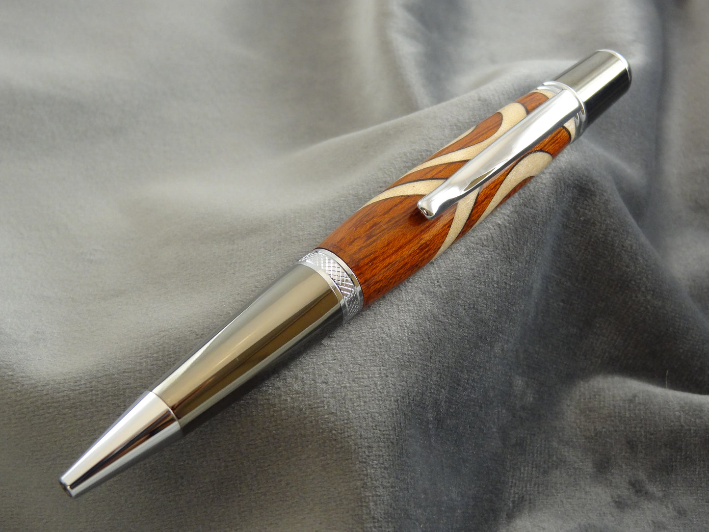 Segmented Hearts Ink Pen