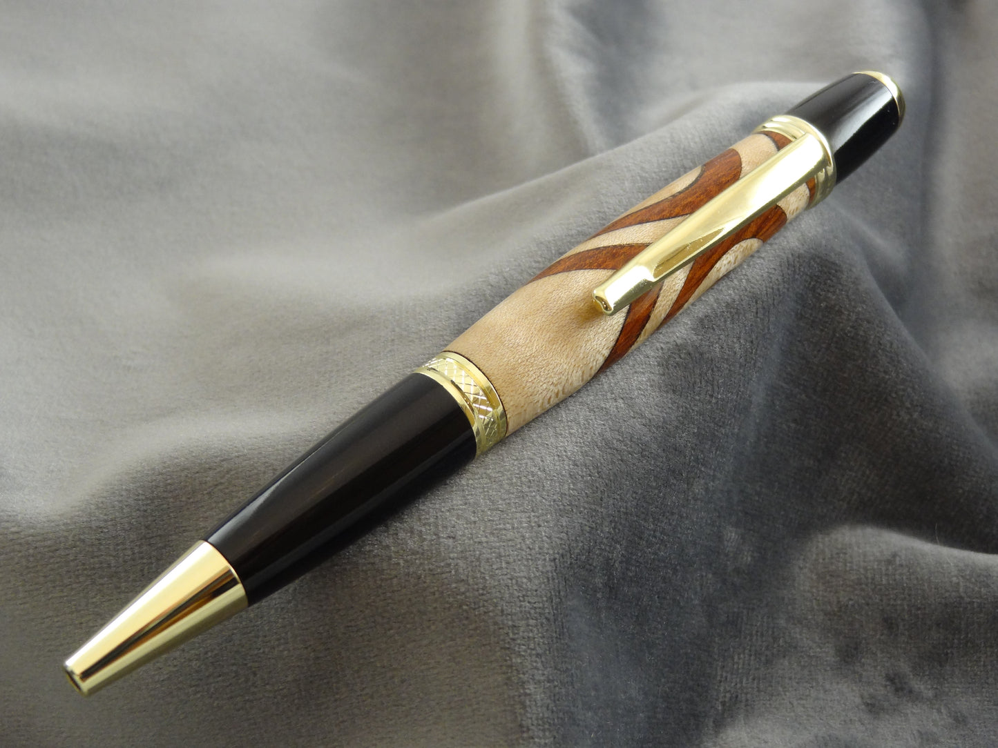 Segmented Hearts Ink Pen