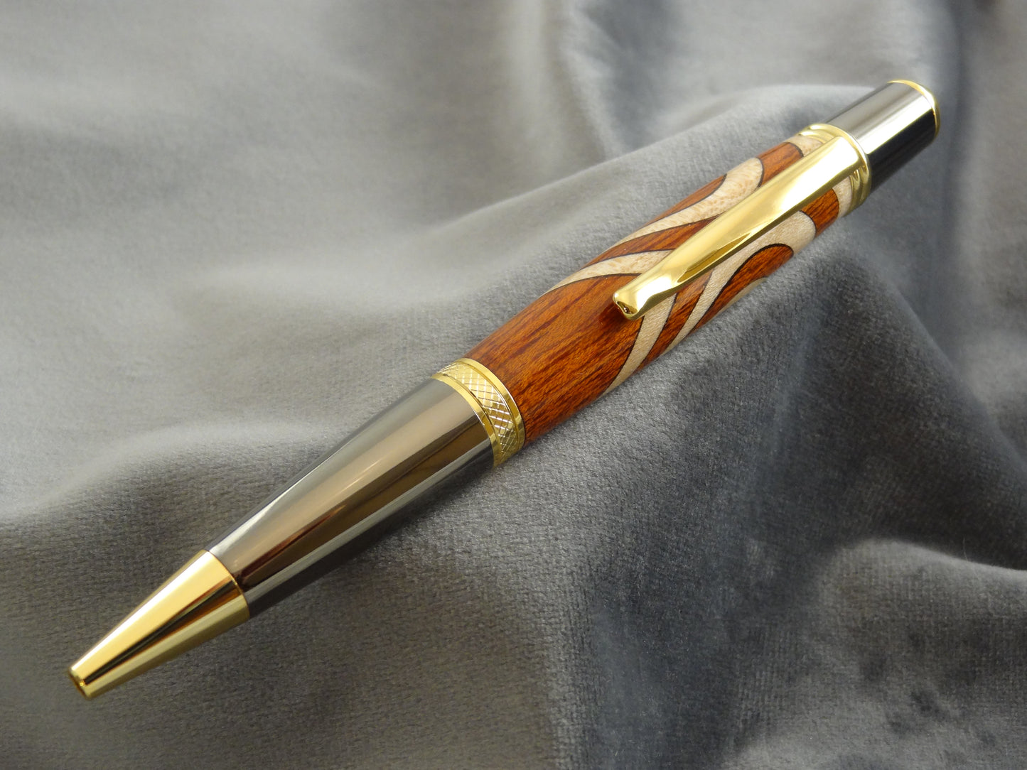 Segmented Hearts Inlay Ink Pen