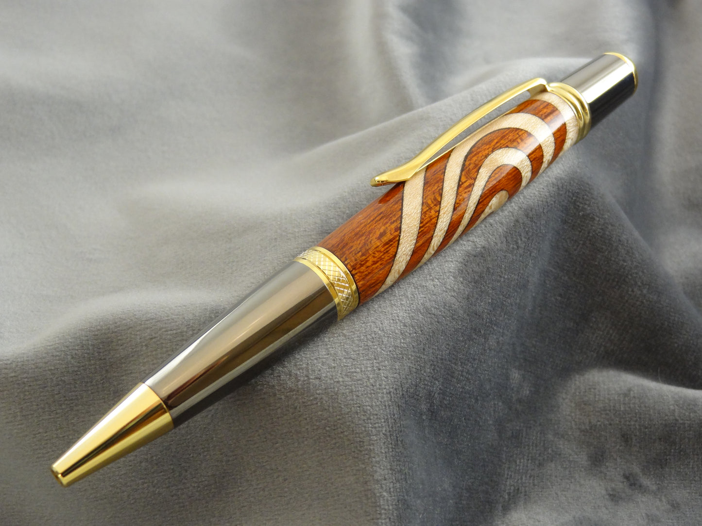 Segmented Hearts Inlay Ink Pen