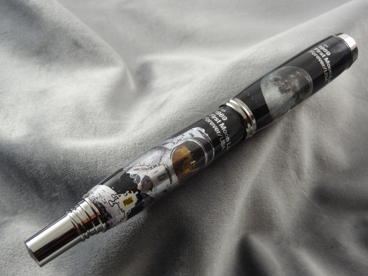Apollo 11 Historical Ink Pen with COA