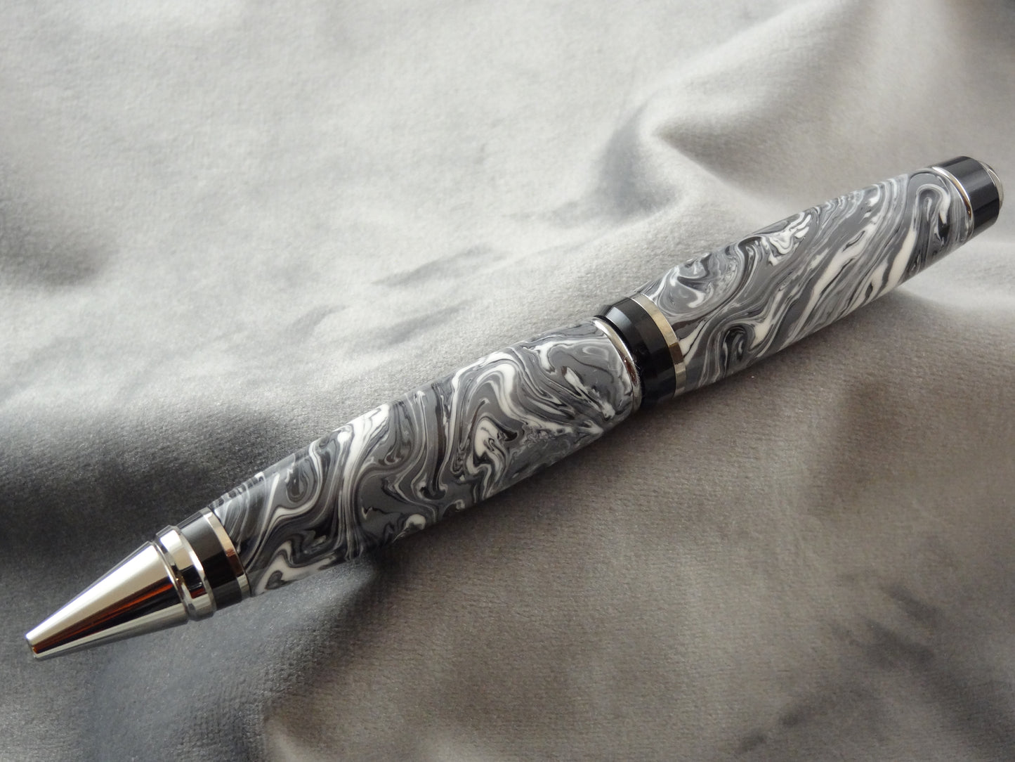 Great White Acrylic Cigar Ink Pen