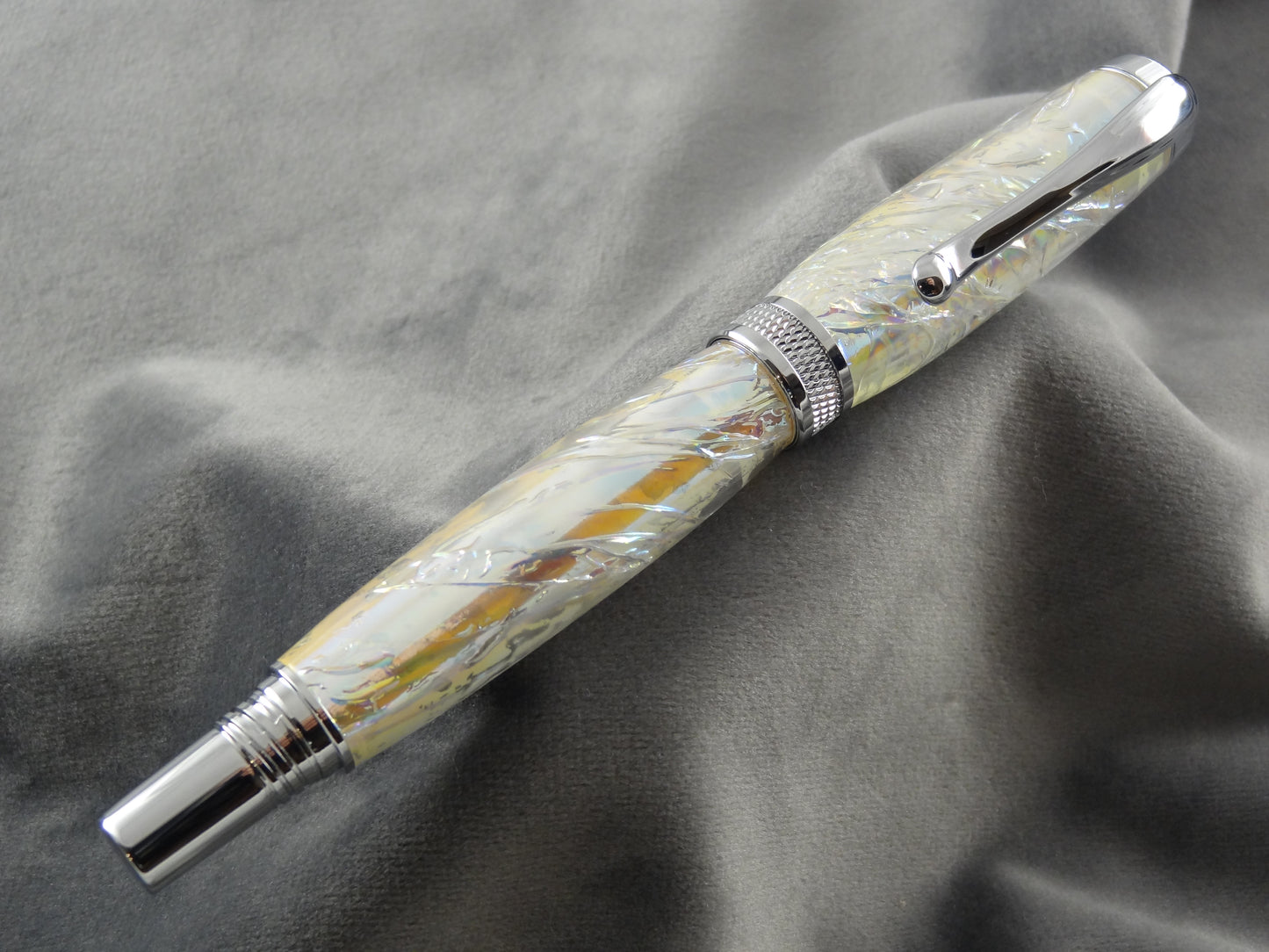 Opal FX Snow Diamond Knurl Ink Pen