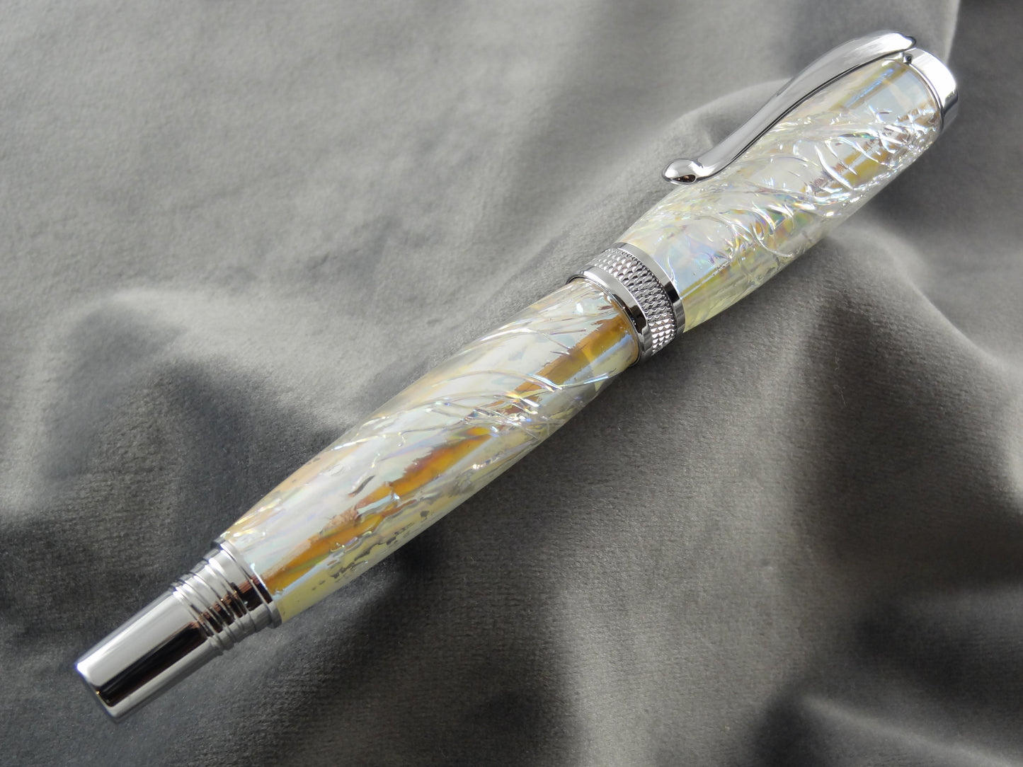Opal FX Snow Diamond Knurl Ink Pen
