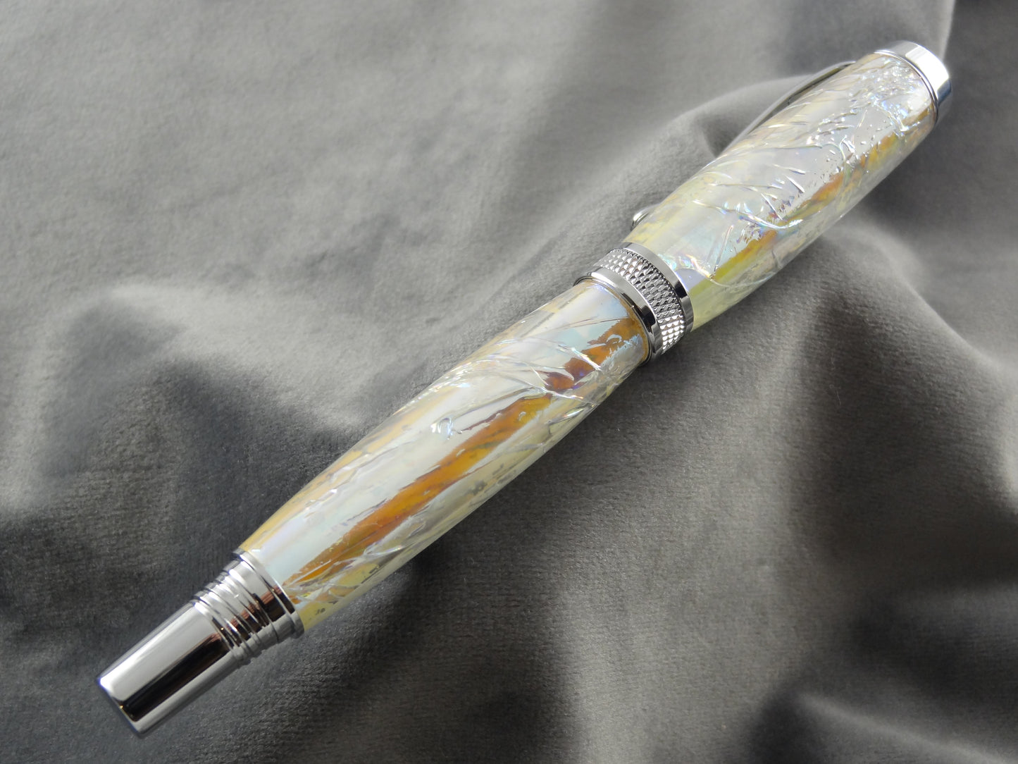 Opal FX Snow Diamond Knurl Ink Pen