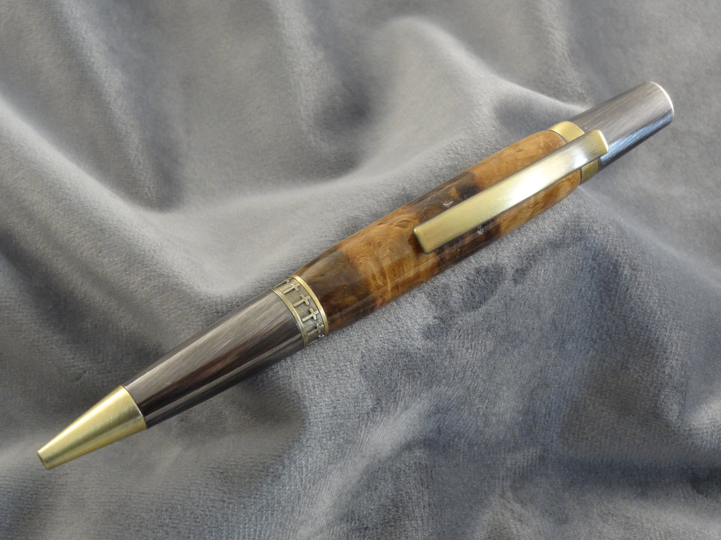 Tiger Oak Ink Pen