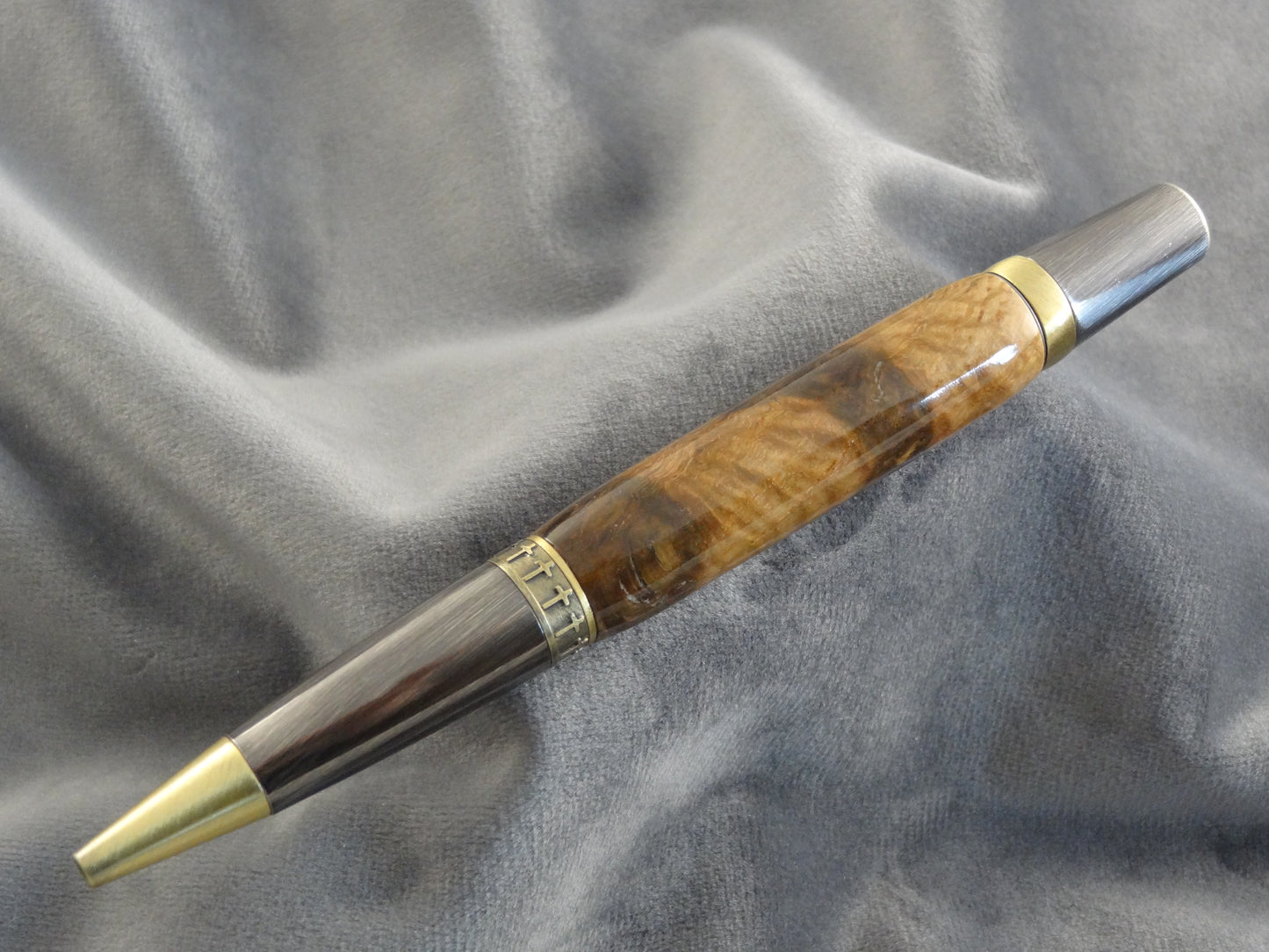 Tiger Oak Ink Pen