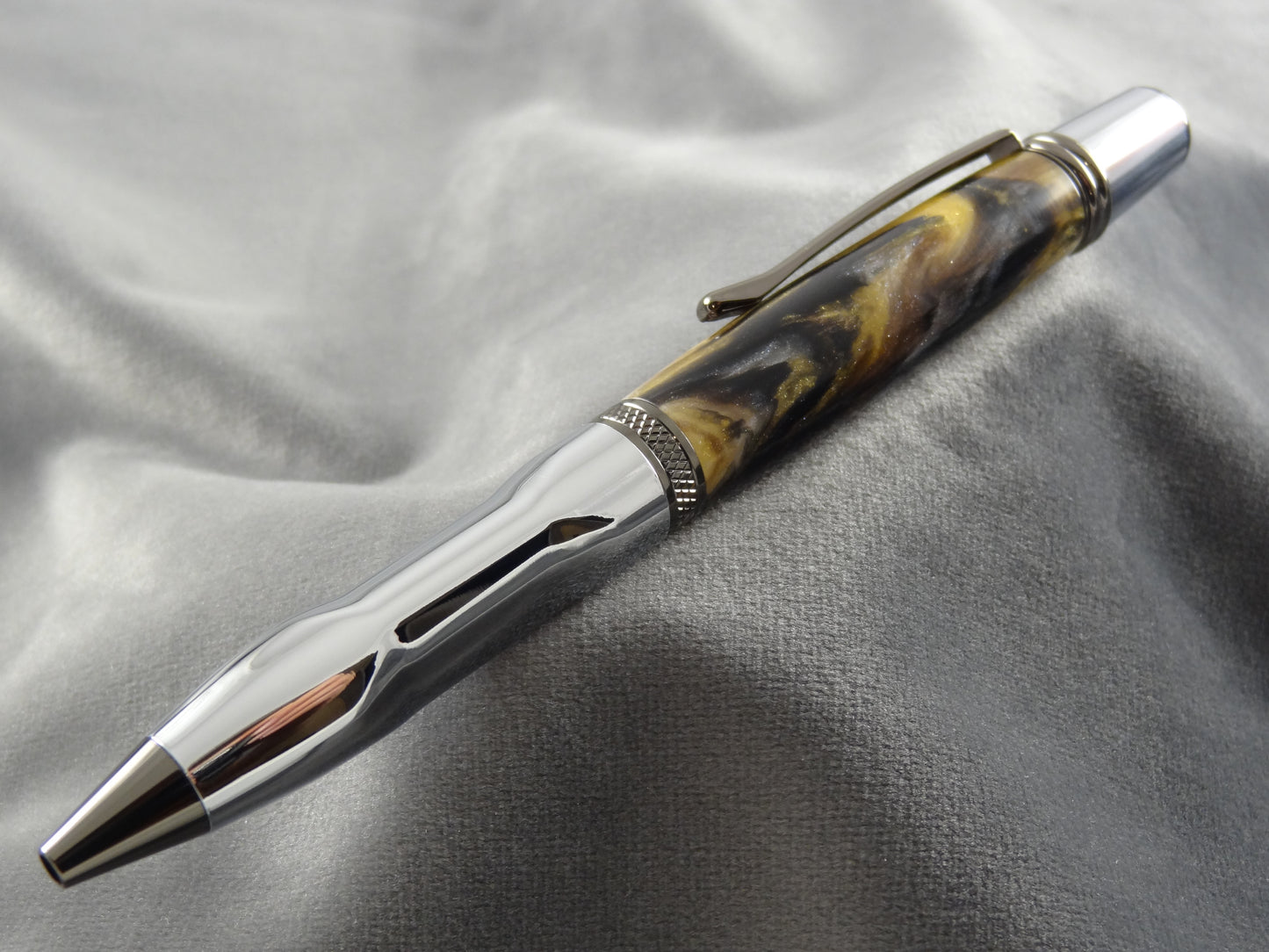 Black Bronze Silver Swirls Ink Pen