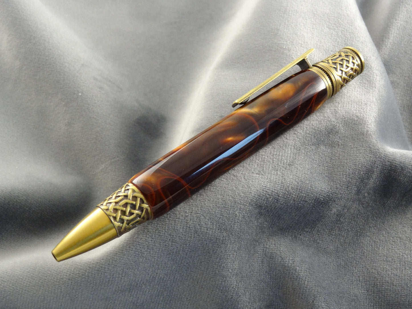 Celtic Knot Acrylic Ink Pen