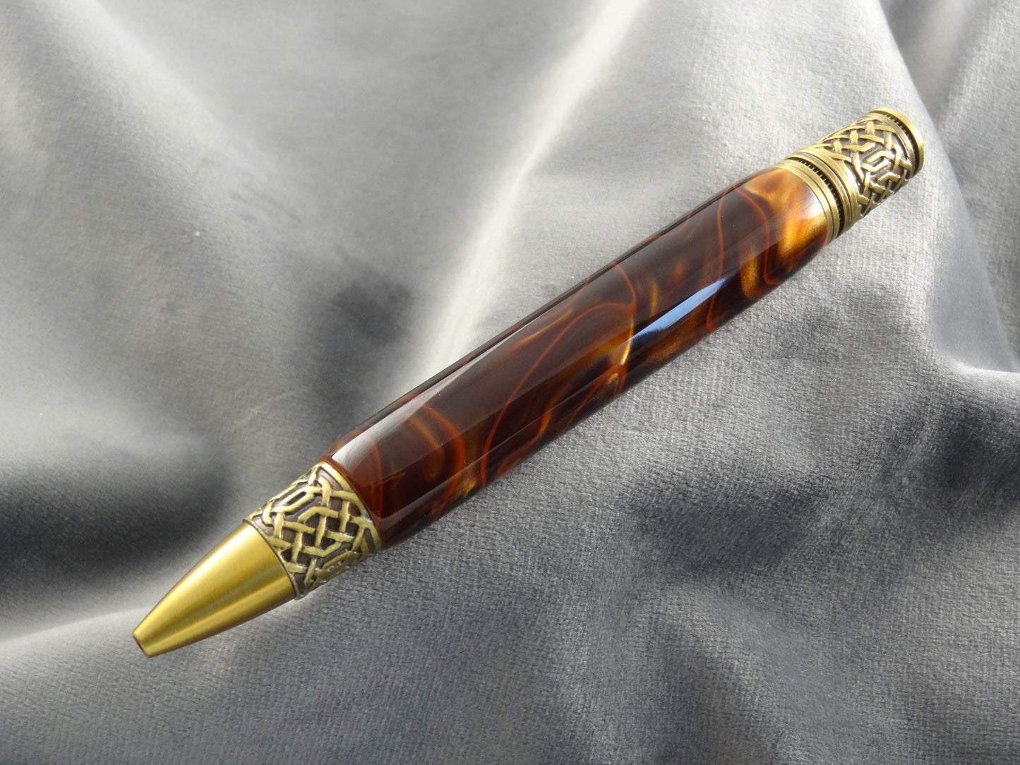 Celtic Knot Acrylic Ink Pen