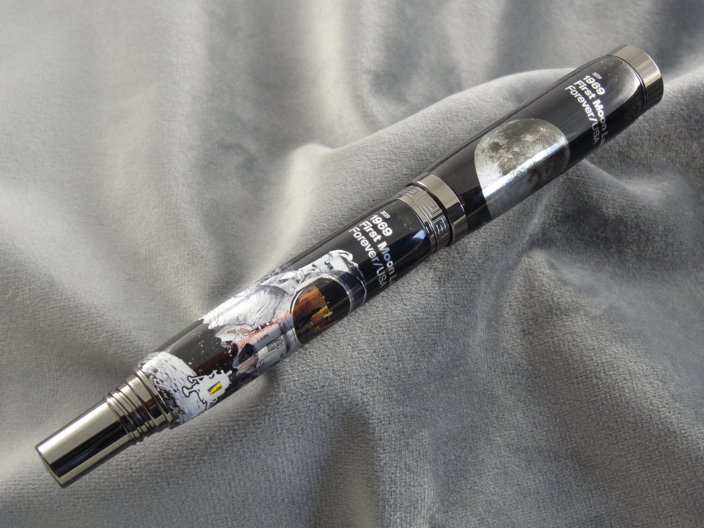 Apollo 11 Lunar Lander Acrylic Ink Pen with COA