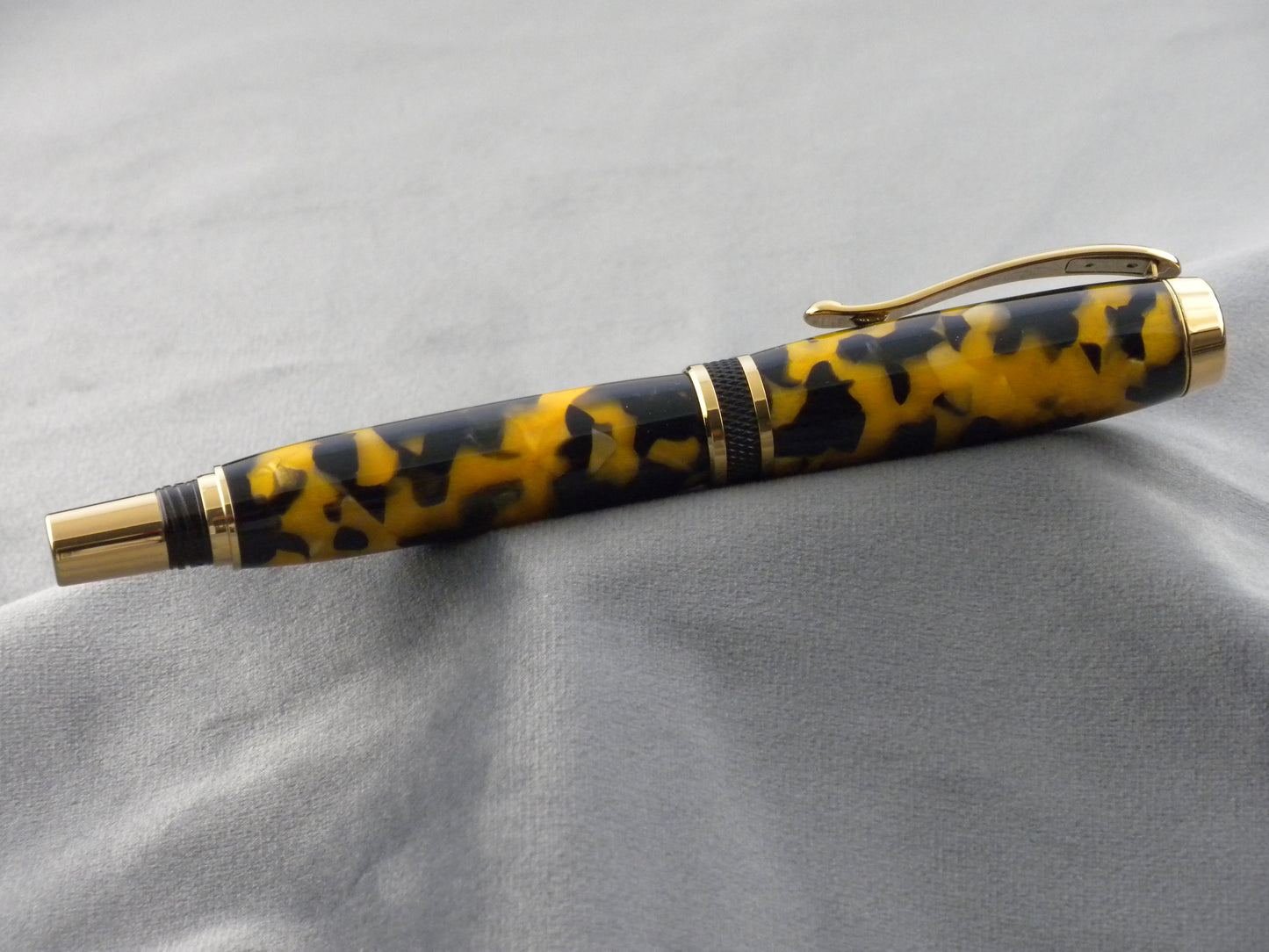 Honey Noire Acrylic Rollerball Ink Pen