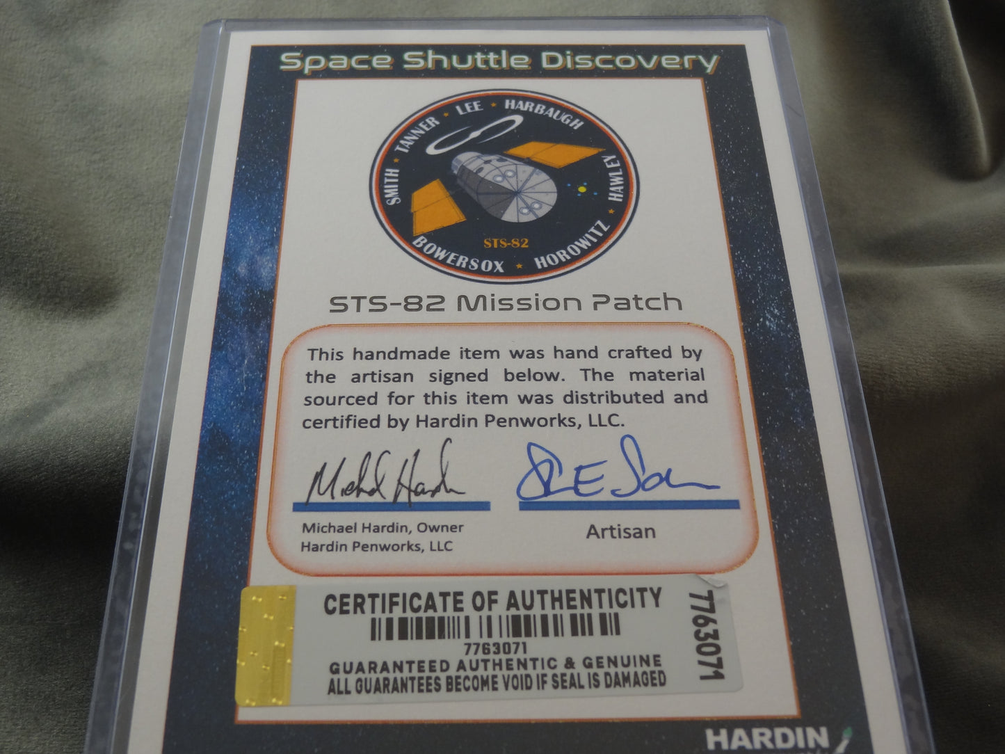 Space Shuttle Discovery Historical Ink Pen with COA