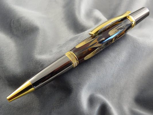 Fantastic Feathers Diamond Knurl Ink Pen